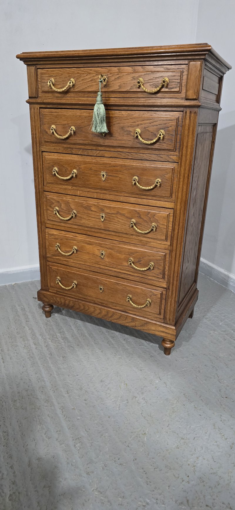 Top Quality  Six Drawer French Oak Chest of Drawer - Image 15