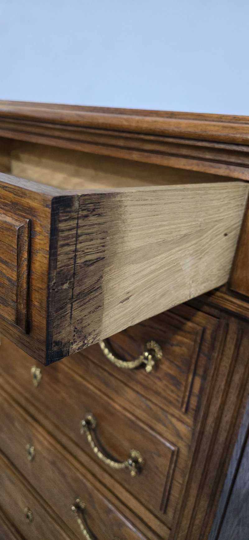 Top Quality  Six Drawer French Oak Chest of Drawer - Image 13