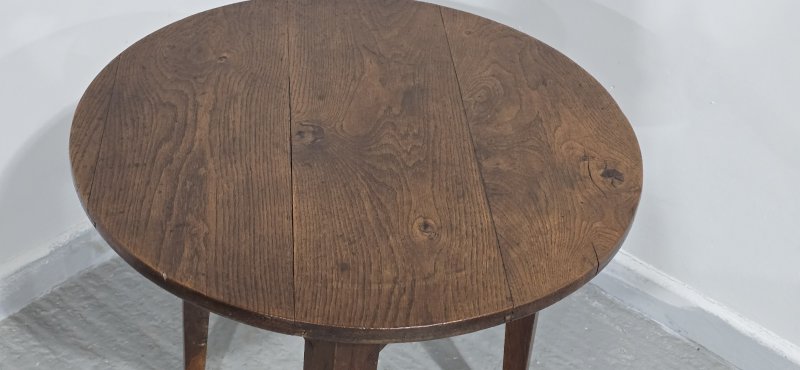 Super Georgian Oak Cricket Table - Image 6