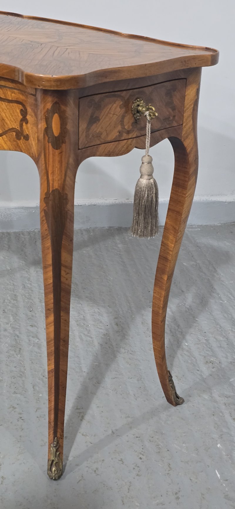 Small & Very Pretty French Marquetry Writing Table - Image 4