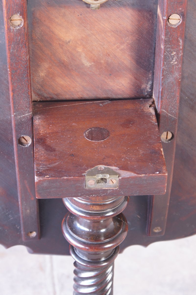 18th Century George III Mahogany Tripod Table, C1770 - Image 8