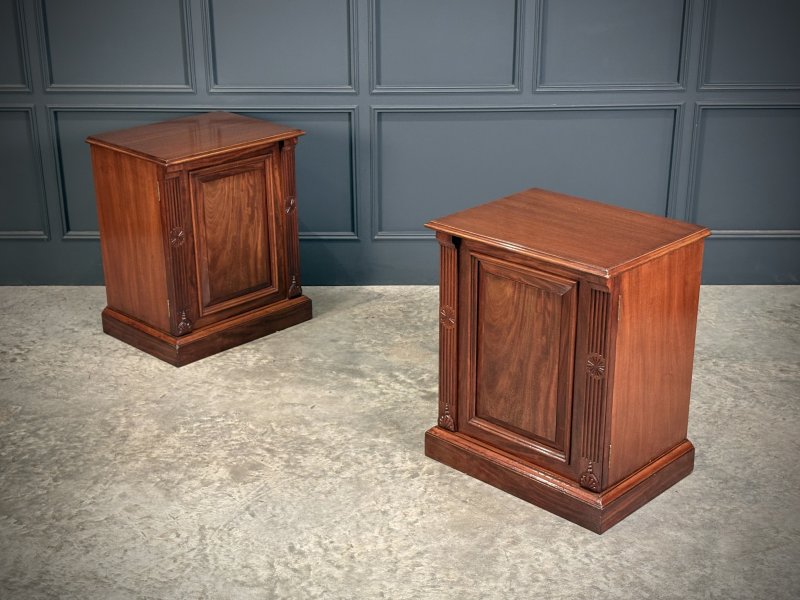 Pair of Victorian Mahogany Bedside Cabinets - Image 3
