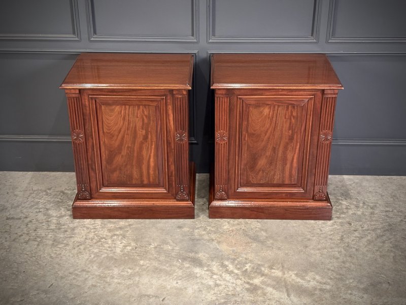 Pair of Victorian Mahogany Bedside Cabinets - Image 5