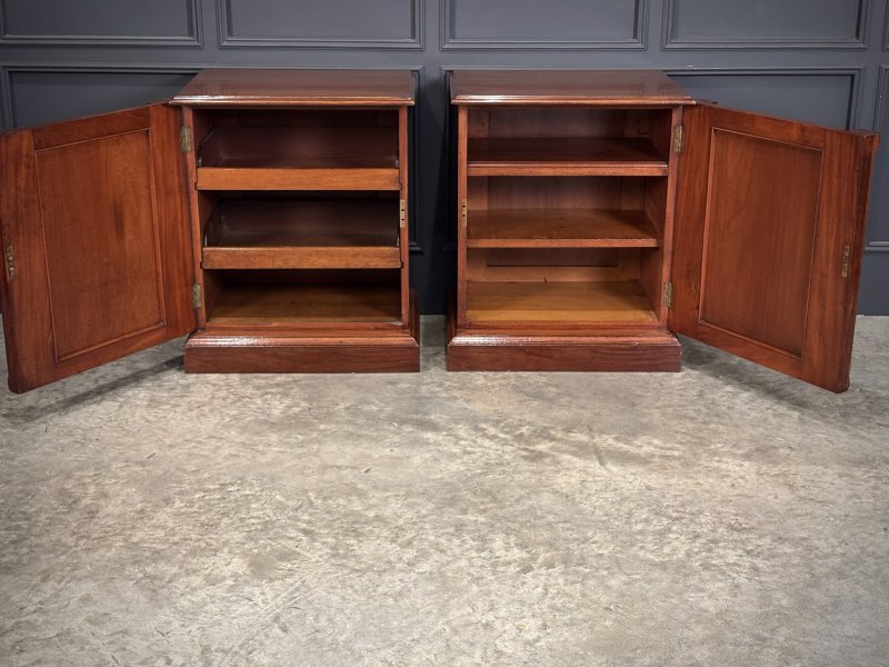 Pair of Victorian Mahogany Bedside Cabinets - Image 12