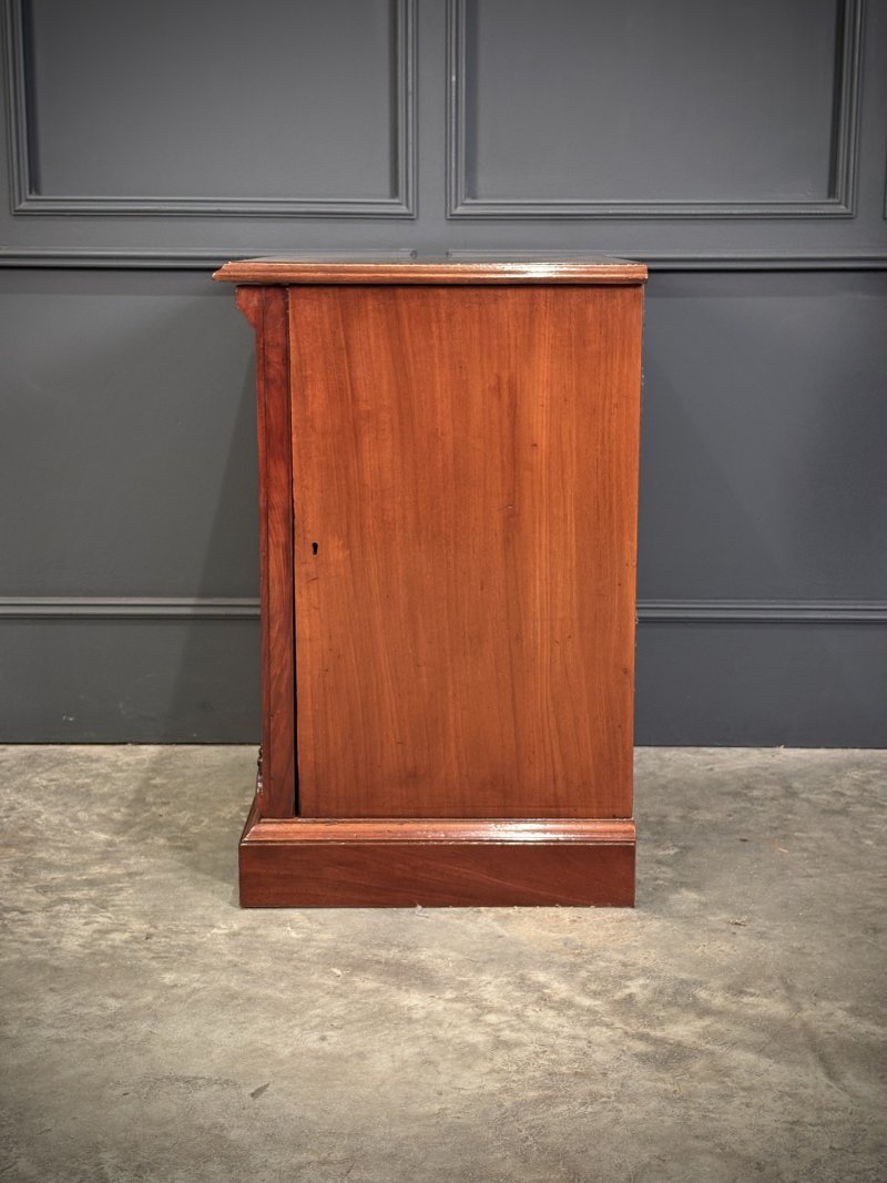 Pair of Victorian Mahogany Bedside Cabinets - Image 13