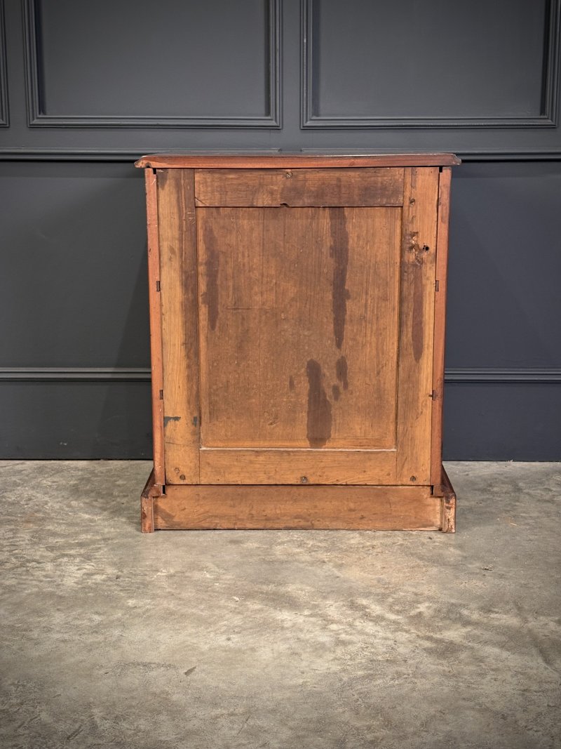 Pair of Victorian Mahogany Bedside Cabinets - Image 17