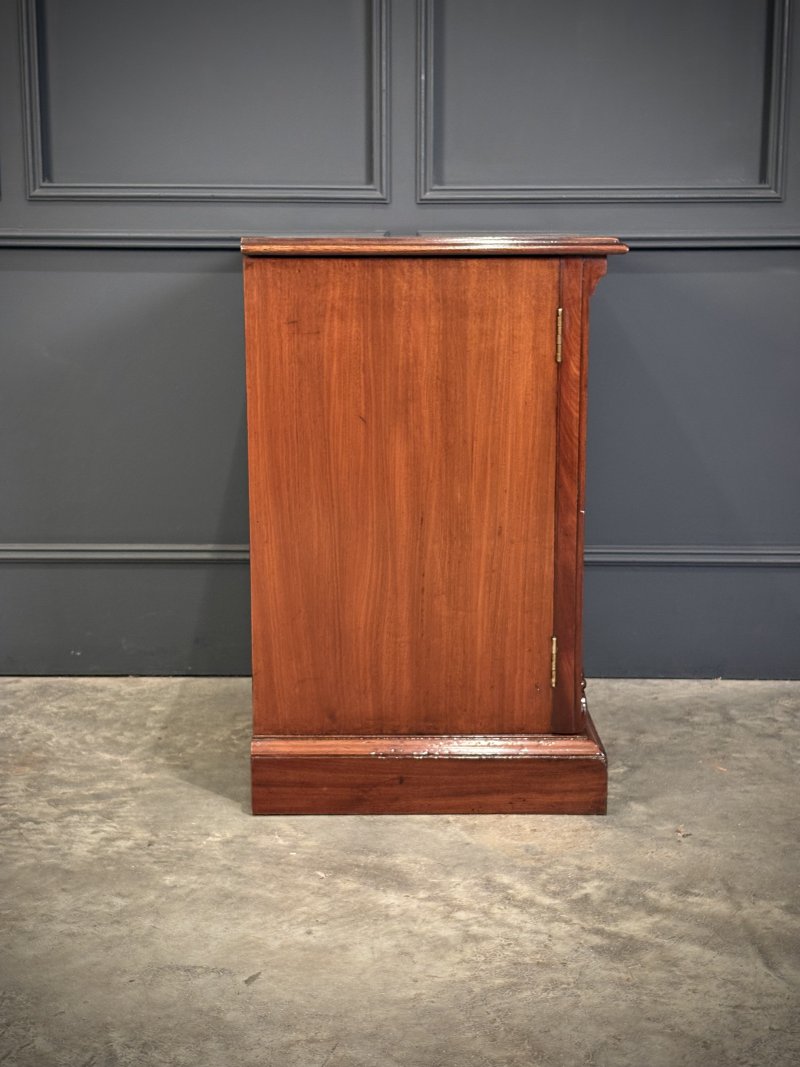 Pair of Victorian Mahogany Bedside Cabinets - Image 14