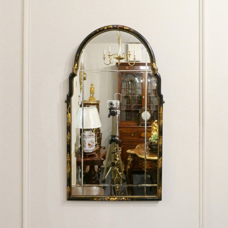 Early 20th Century Chinoiserie Wall Mirror in the Queen Anne Style