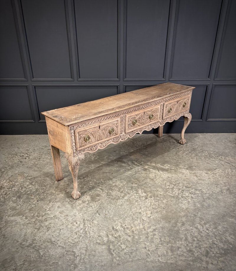 18th Century Carved Oak Dresser - Image 4
