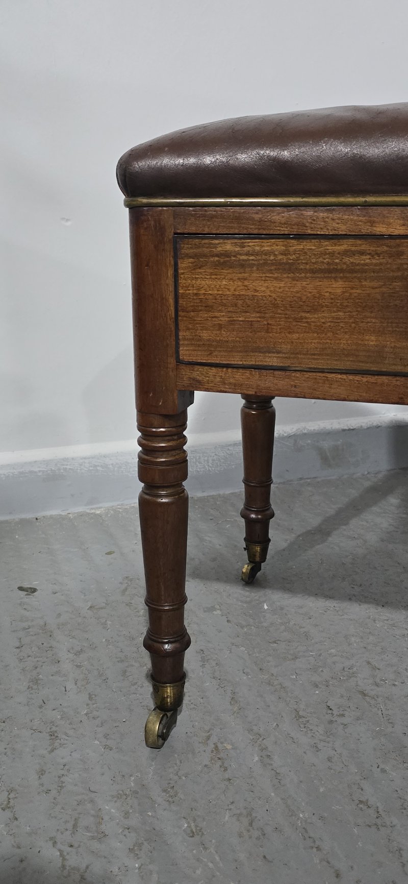 Regency Duet Window Stool - Image 3