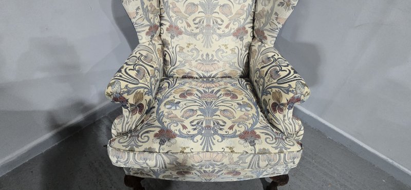 Large Superb Wing Armchair - Image 8
