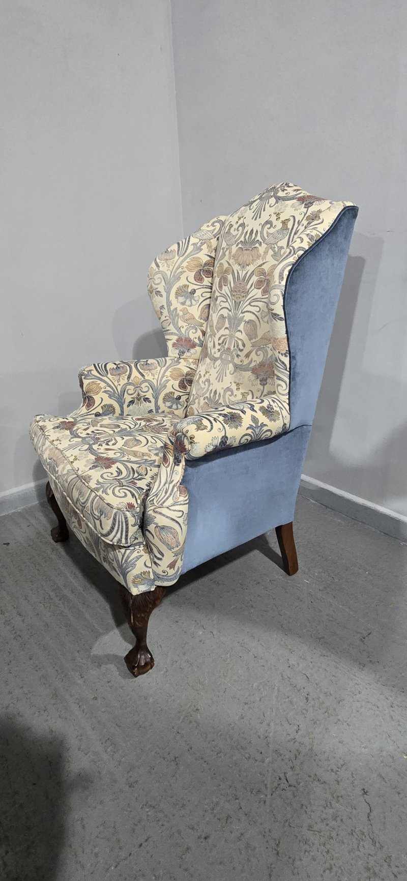 Large Superb Wing Armchair - Image 5