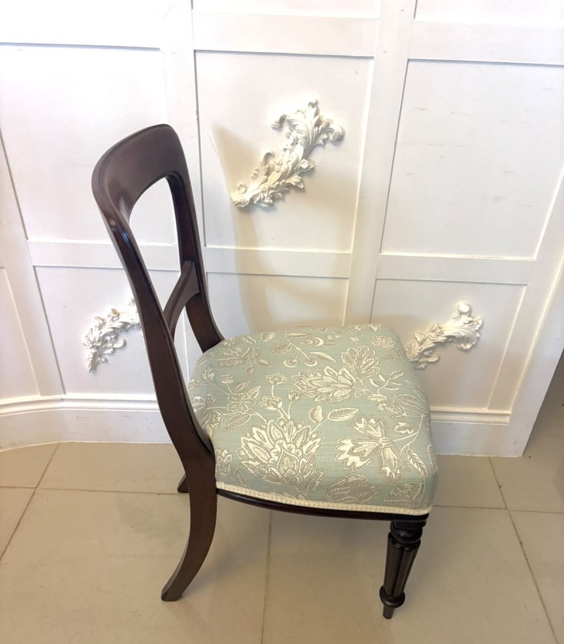 Antique Victorian Set of Six Mahogany Dining Chairs with Reeded Legs - Image 6