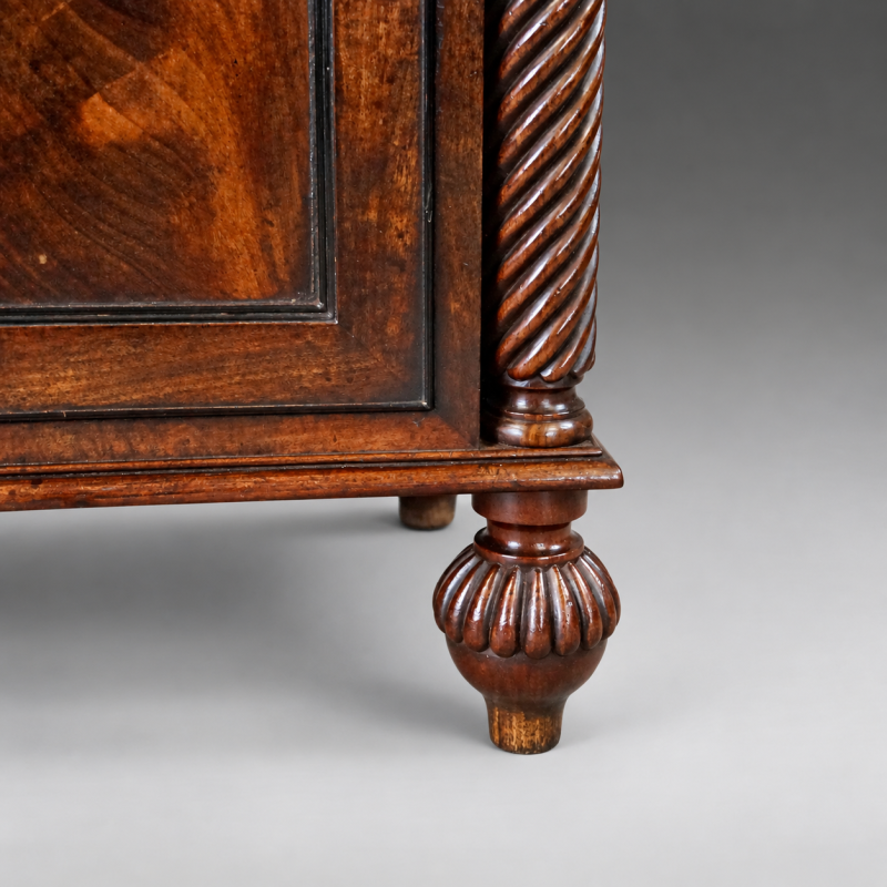 A Pair Of Mahogany Bedside Cupboards - Image 3