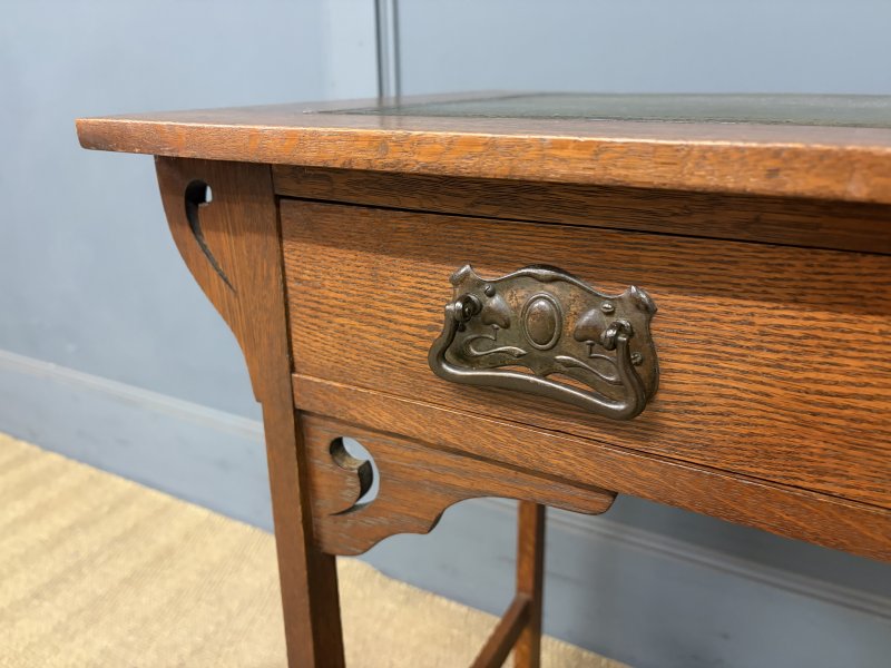 Arts and Crafts Oak Table - Image 4