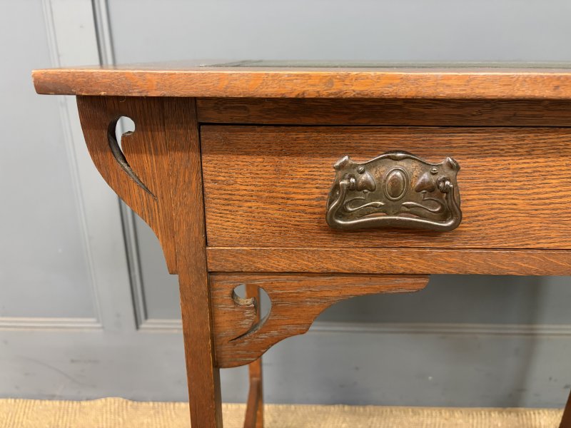 Arts and Crafts Oak Table - Image 6