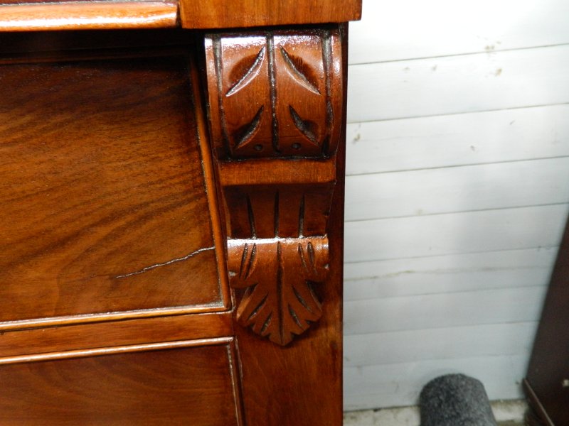 Antique Victorian Scottish Mahogany Chest of Drawers, 19th Century Serpentine Scotch Dresser. - Image 2