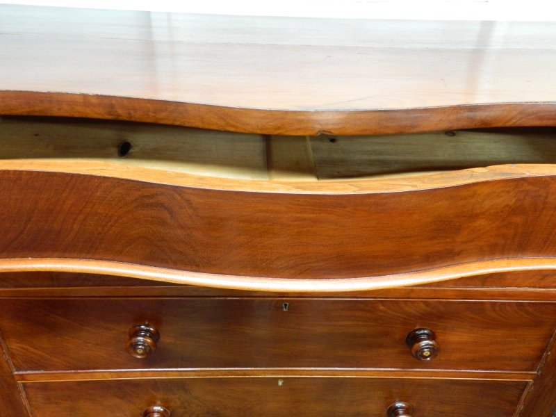 Antique Victorian Scottish Mahogany Chest of Drawers, 19th Century Serpentine Scotch Dresser. - Image 3