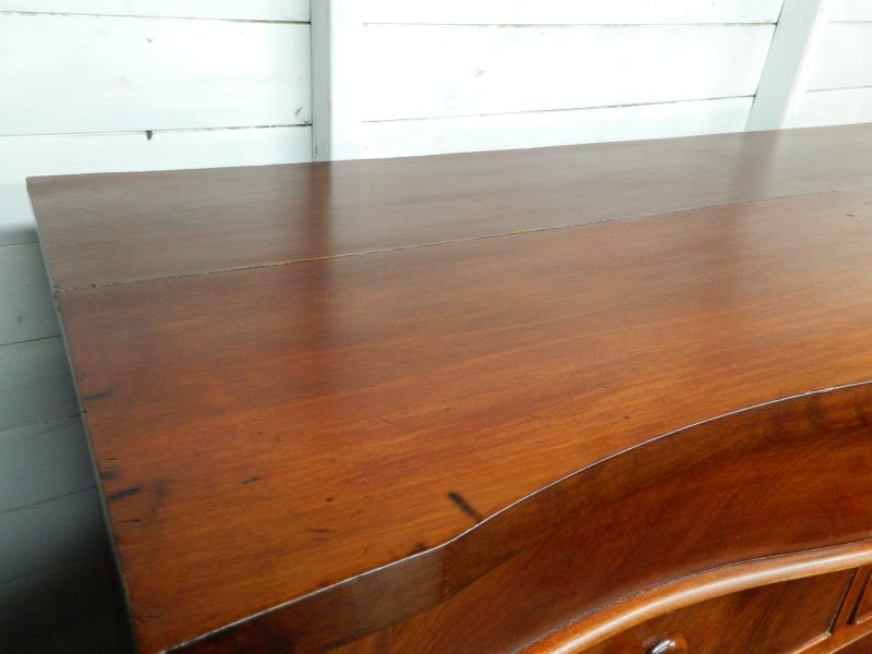Antique Victorian Scottish Mahogany Chest of Drawers, 19th Century Serpentine Scotch Dresser. - Image 10