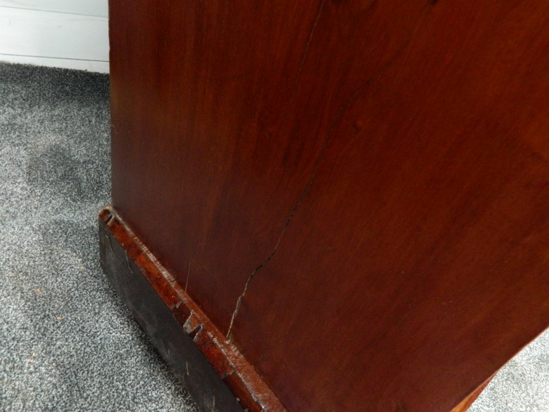 Antique Victorian Scottish Mahogany Chest of Drawers, 19th Century Serpentine Scotch Dresser. - Image 14