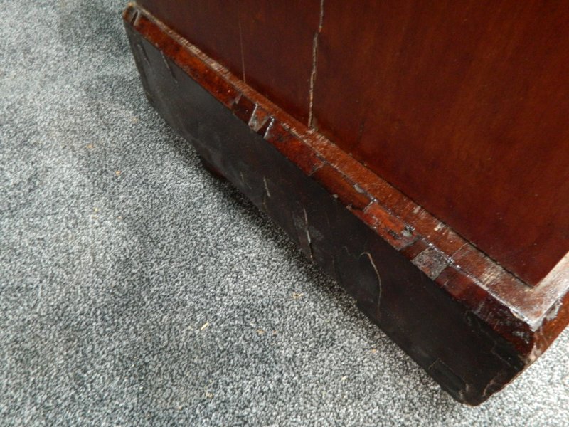 Antique Victorian Scottish Mahogany Chest of Drawers, 19th Century Serpentine Scotch Dresser. - Image 15