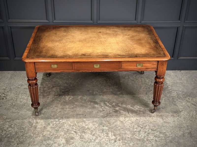 Large Victorian Mahogany Partners Writing Table - Image 8