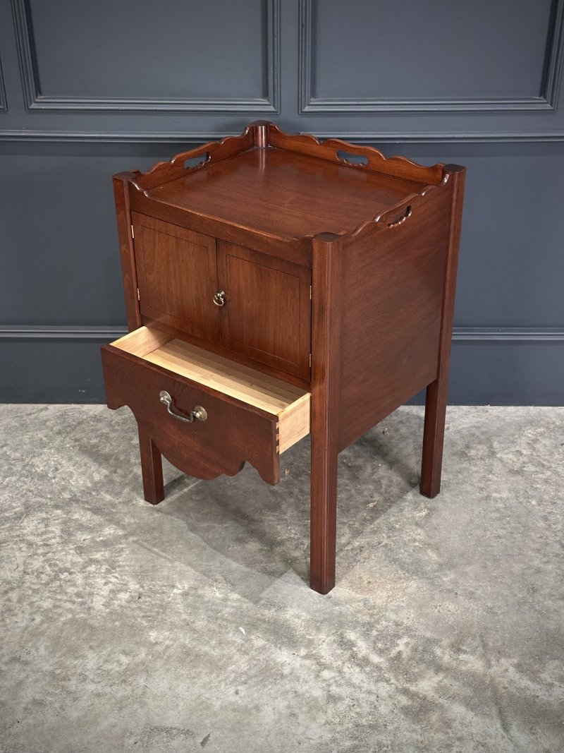 Pair Of Mahogany Bedside Tables - Image 9