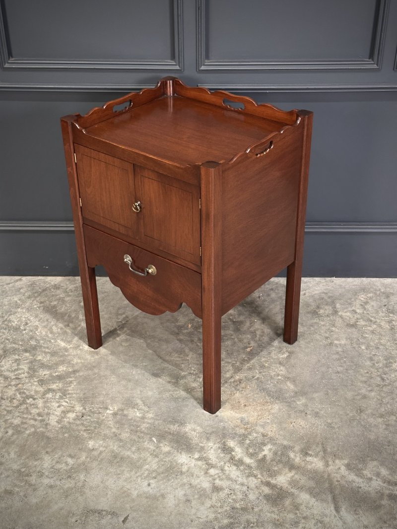 Pair Of Mahogany Bedside Tables - Image 8
