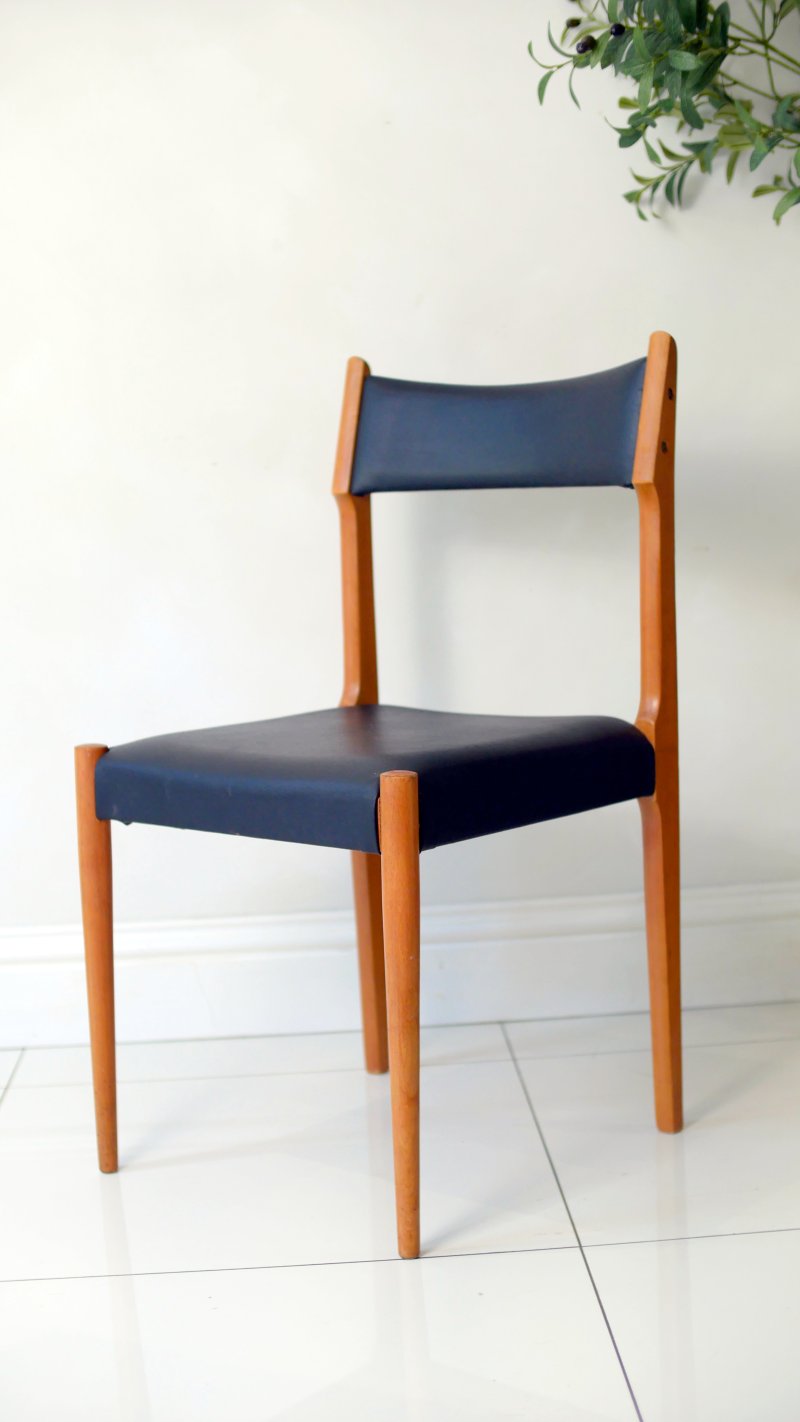 Mid Century Modern MCM Dinning Chairs x 4 - Image 2