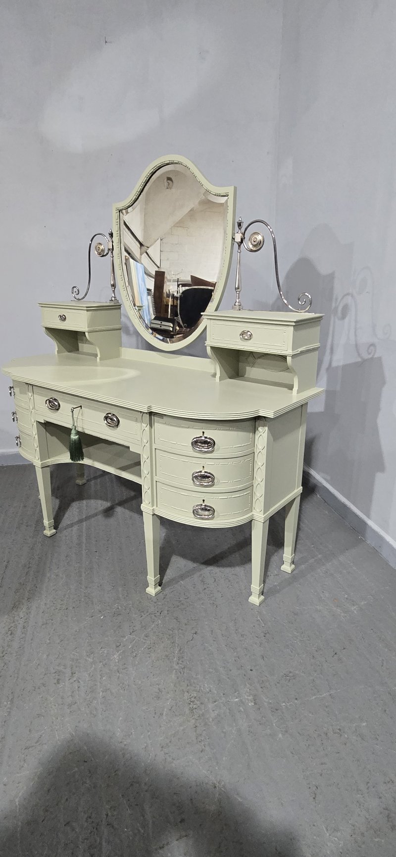 Outstanding Painted Dressing Table - Image 5
