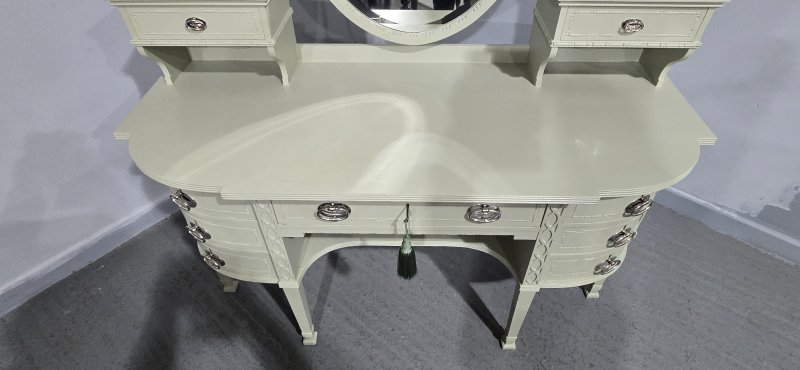Outstanding Painted Dressing Table - Image 7