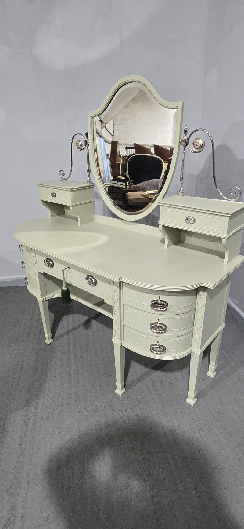 Outstanding Painted Dressing Table - Image 9