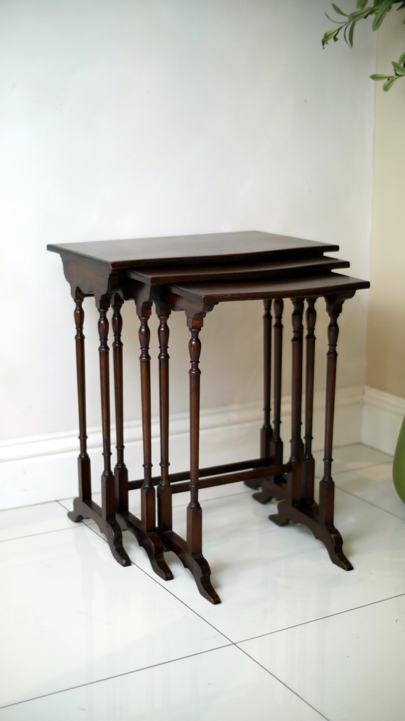 An Exceptional Antique Nest of Tables by Waring & Gillows - Image 5