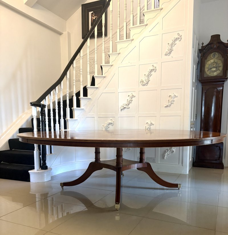 Monumental Antique Mahogany and Yew Wood Crossbanded 14 Seater Circular Centre Dining Table - Image 12