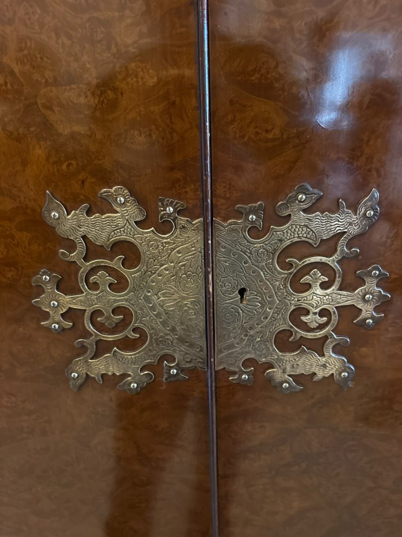 Antique Burr Walnut Cocktail Drinks Cabinet - Image 10
