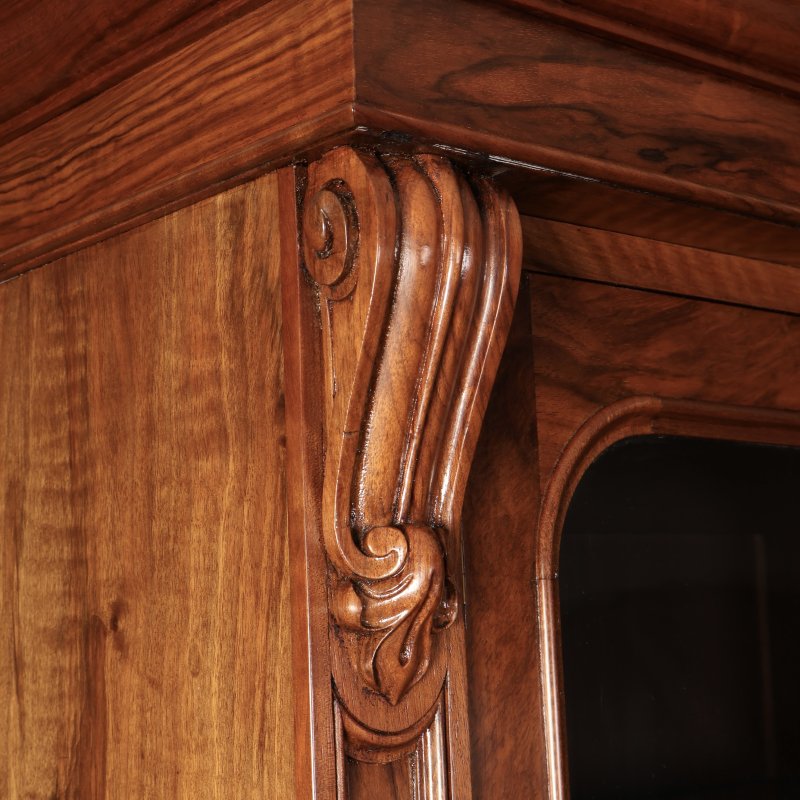 Fine William IV Walnut Glazed Bookcase - Image 15