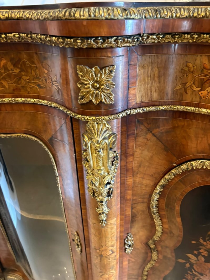 Antique Victorian Exhibition Quality Burr Walnut Marquetry Serpentine Credenza Cabinet Sideboard - Image 15