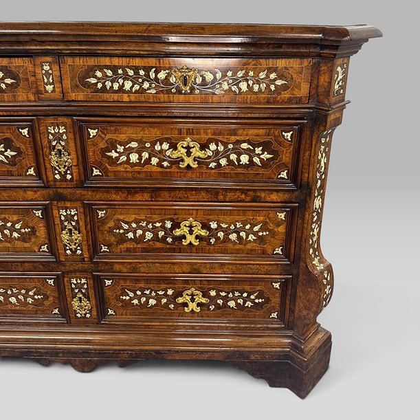 Important Italian Baroque Commode Attributed Grand Ducal Workshops, c.1690–1720 - Image 4