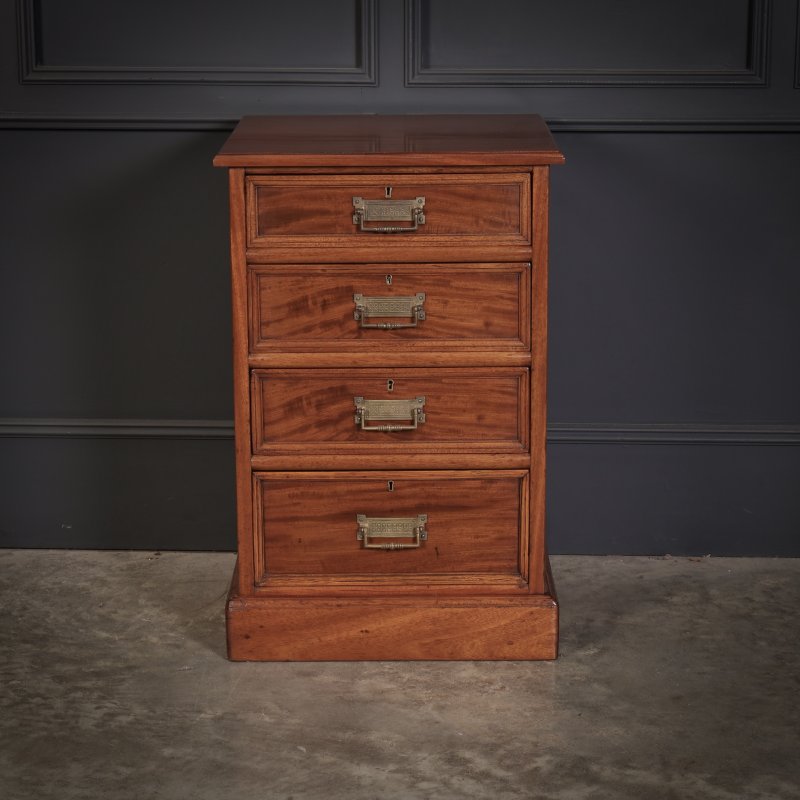 Large Pair Of Victorian Mahogany Bedside Chests - Image 4