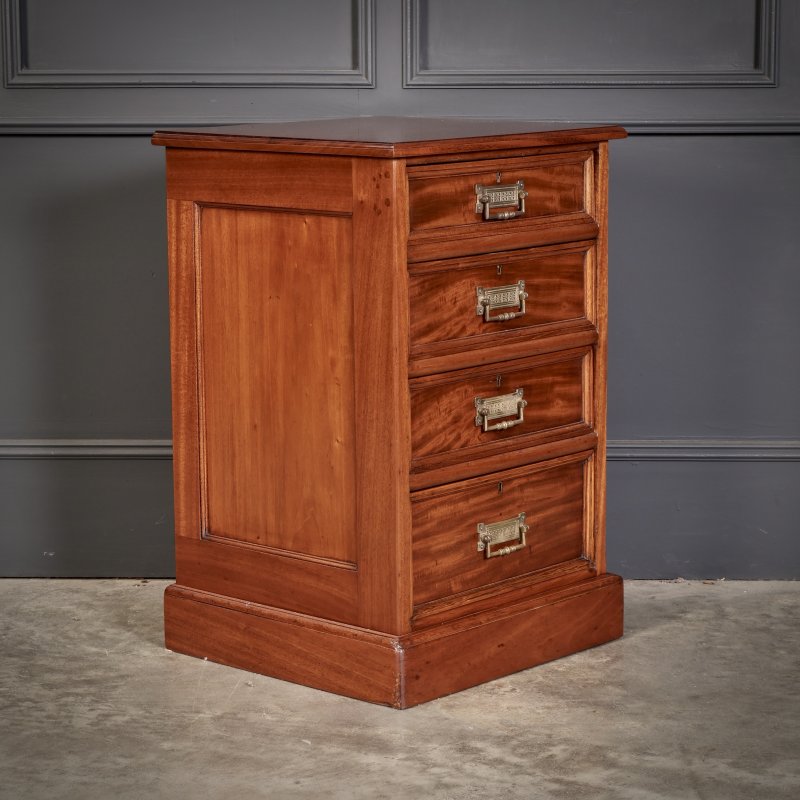 Large Pair Of Victorian Mahogany Bedside Chests - Image 7