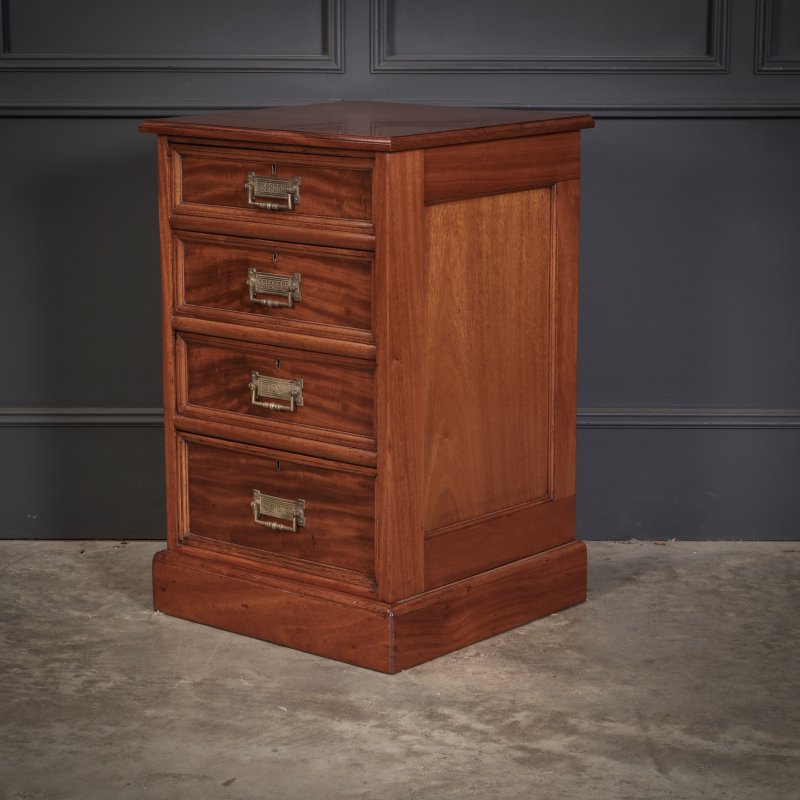 Large Pair Of Victorian Mahogany Bedside Chests - Image 8