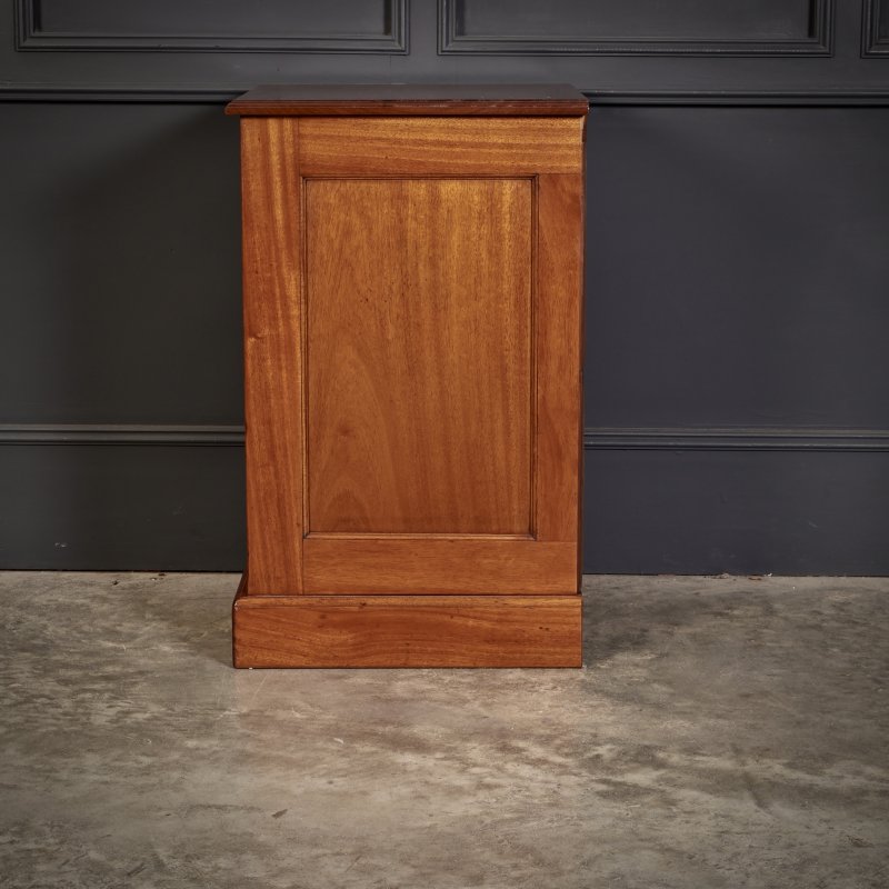 Large Pair Of Victorian Mahogany Bedside Chests - Image 10