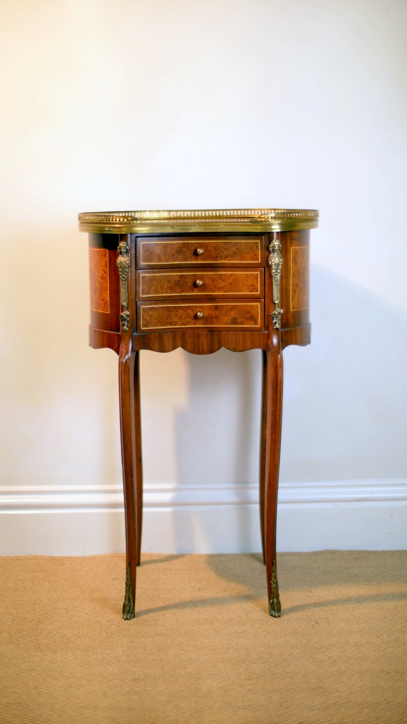 Fine French Louis XV Style Burr Walnut & Mahogany Kidney-Shaped Hall Side Table - Image 2
