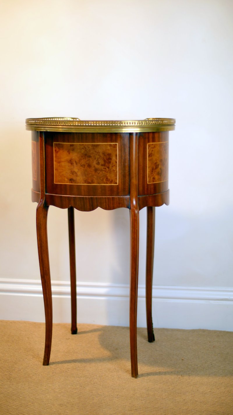 Fine French Louis XV Style Burr Walnut & Mahogany Kidney-Shaped Hall Side Table - Image 5