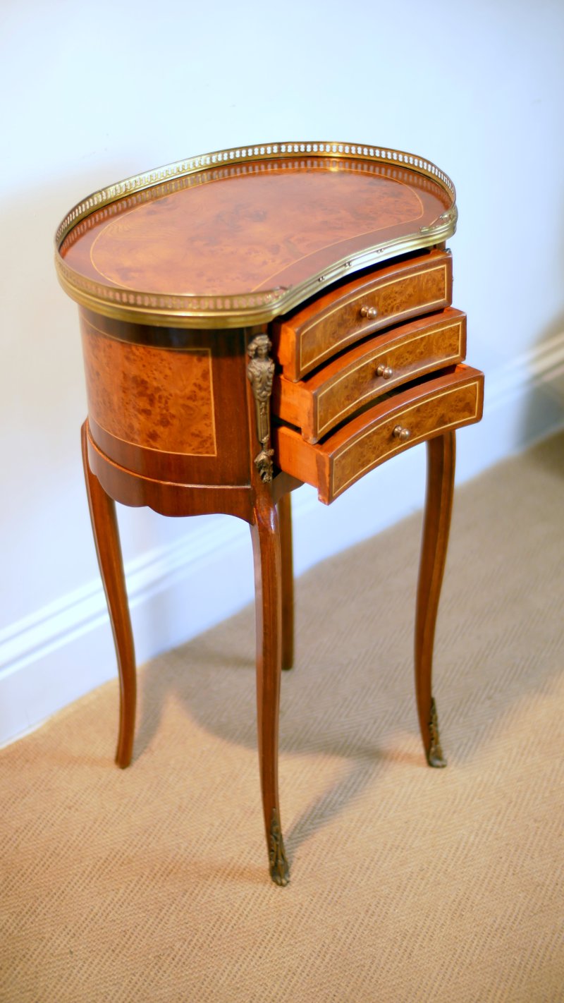 Fine French Louis XV Style Burr Walnut & Mahogany Kidney-Shaped Hall Side Table - Image 15