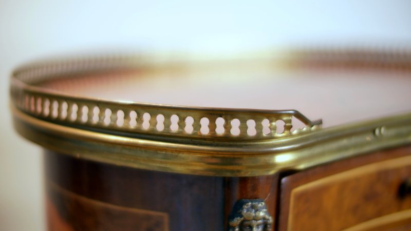 Fine French Louis XV Style Burr Walnut & Mahogany Kidney-Shaped Hall Side Table - Image 12