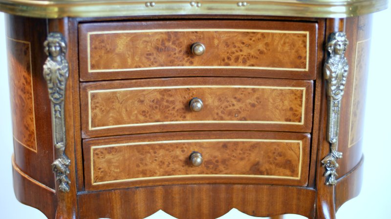 Fine French Louis XV Style Burr Walnut & Mahogany Kidney-Shaped Hall Side Table - Image 16