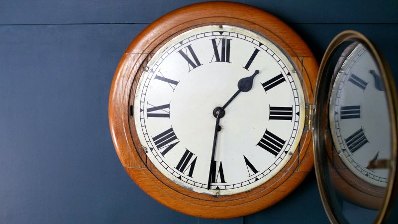 Vintage Wall Station GPO Style Clock - Image 6