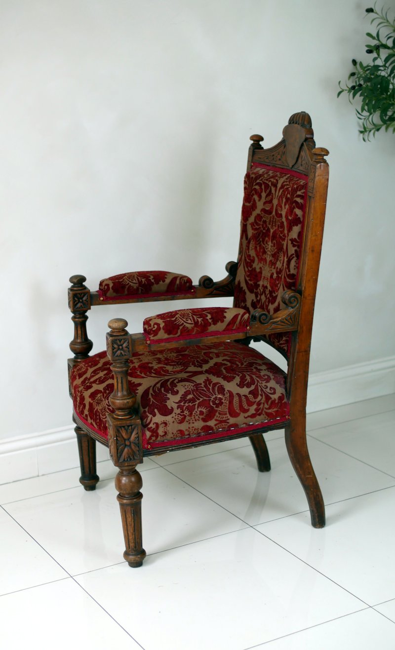 Large Statement Victorian Thrown Chair - Image 19