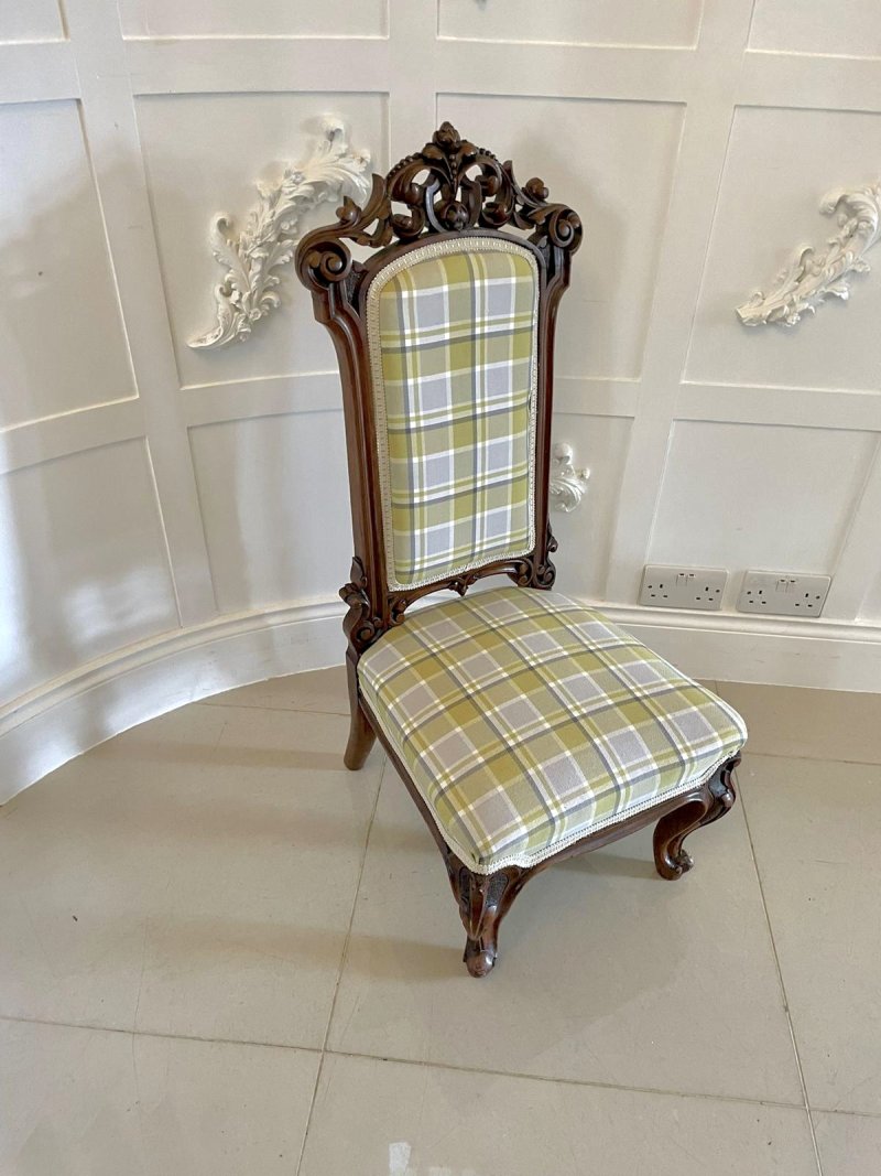 Fine Antique Victorian Carved Walnut Ladies Chair - Image 3